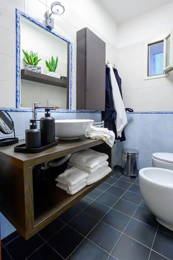 Apartment Nipare Suite - Dimore Partenopee Naples Italy